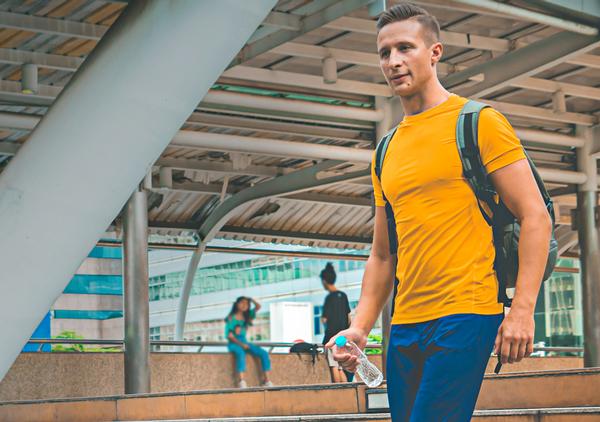 Global GDP would gain over £80bn annually if sedentary people walk, jog or take 1,500 extra steps daily / Photo: SHUTTERSTOCK/ Anutr Yossundara