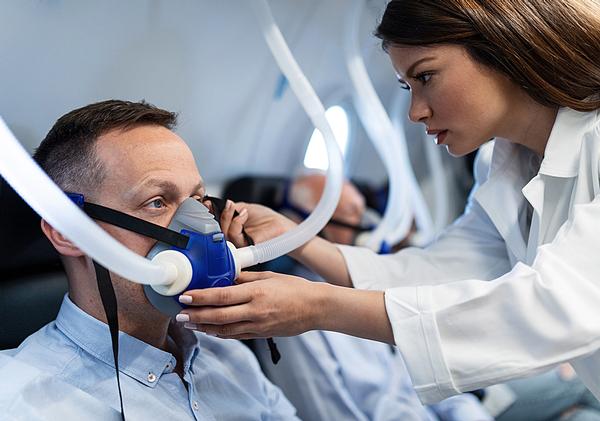 Medical wellness includes oxygen therapy and DNA testing / Drazen Zigic/shutterstock