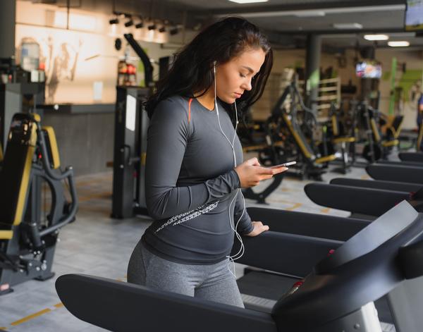 Removing the need for small talk at the gym can make introverts feel more comfortable / PHOTO: Shutterstock/ Hryshchyshen Serhii