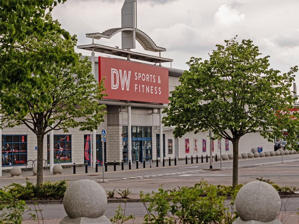 Mike Ashley's Frasers Group has acquired DW Sports' fitness assets, which includes 73 gyms / Shutterstock.com/Sameoldsmith