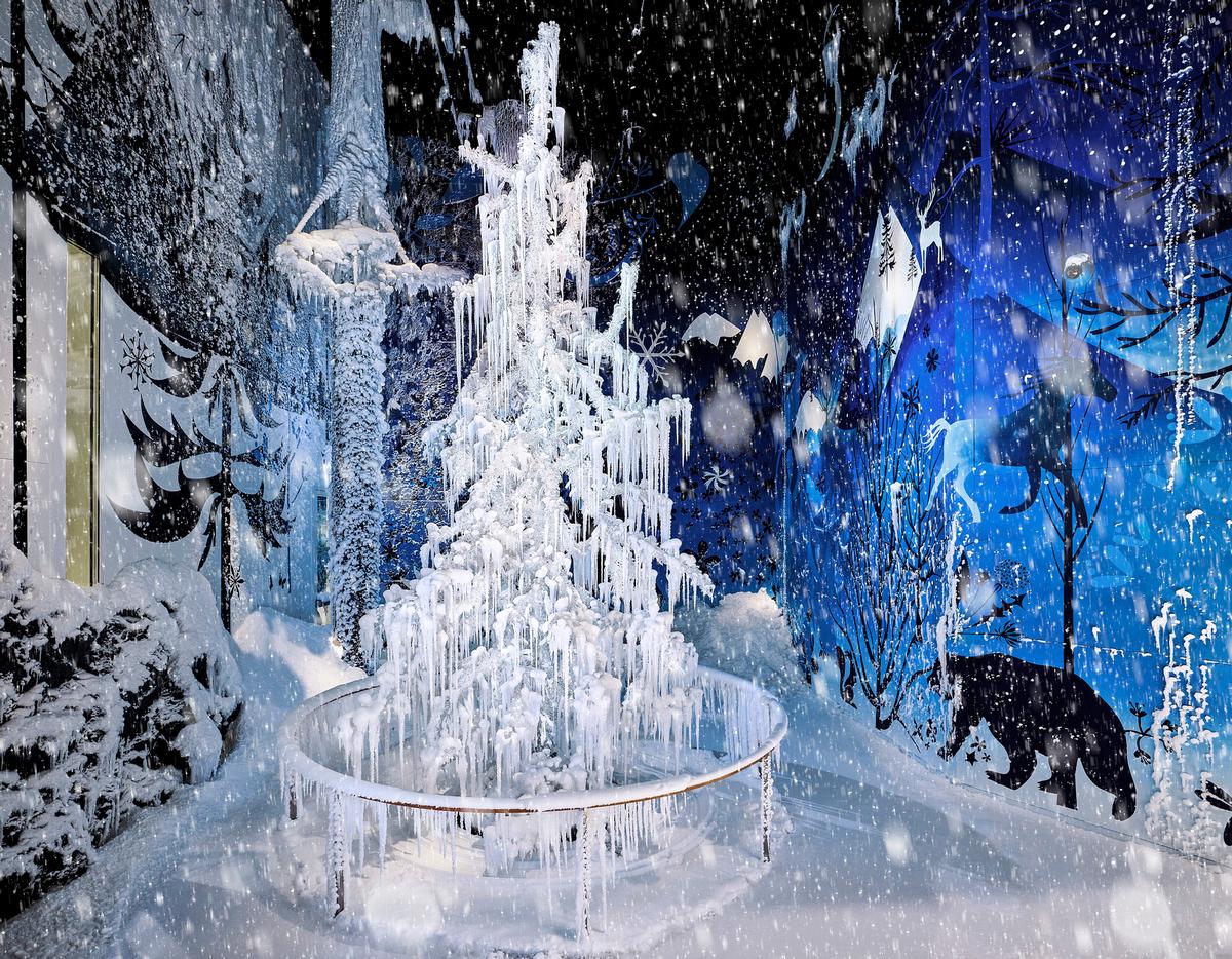 Swarovski is using the natural snowfall in its Chamber of Wonder which includes a Silent Light crystal tree designed by Alexander McQueen and Dutch designer Tord Boontje / TechnoAlpin