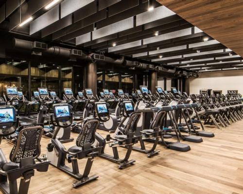 Midtown Athletic Club and other Chicago-based health clubs were given permission to keep their doors open, despite lockdown-style restrictions in the city / Midtown Athletic Club