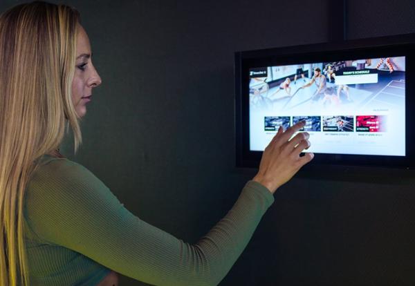 Staff control the digital content via a dashboard / photo: PHOTO: FUNXTION/LIFEFIT GROUP