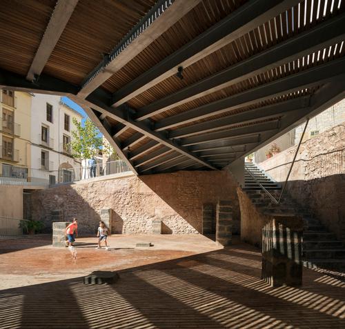 The award for Exterior Spaces was given to the Synagogue Square project in Onda, Castellón / Milena Villalba