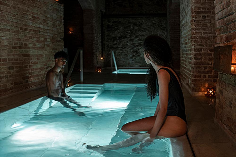 The experiences can be booked as couples / Aire Ancient Baths