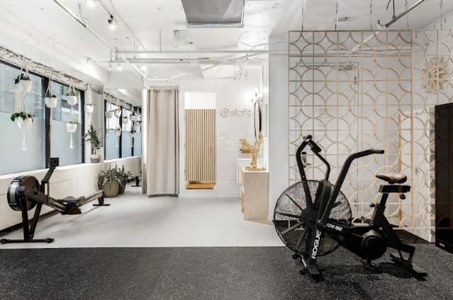 The company turns office spaces into high-end, private microgyms / Silofit