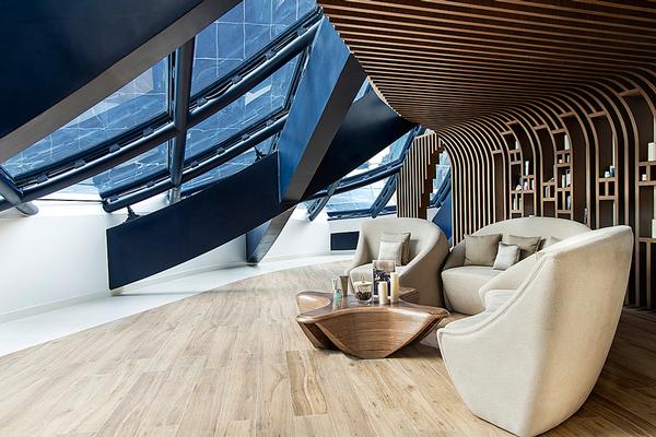 The spa is characterised by the sinuous forms Hadid was famous for / photo: melia, ME Dubai