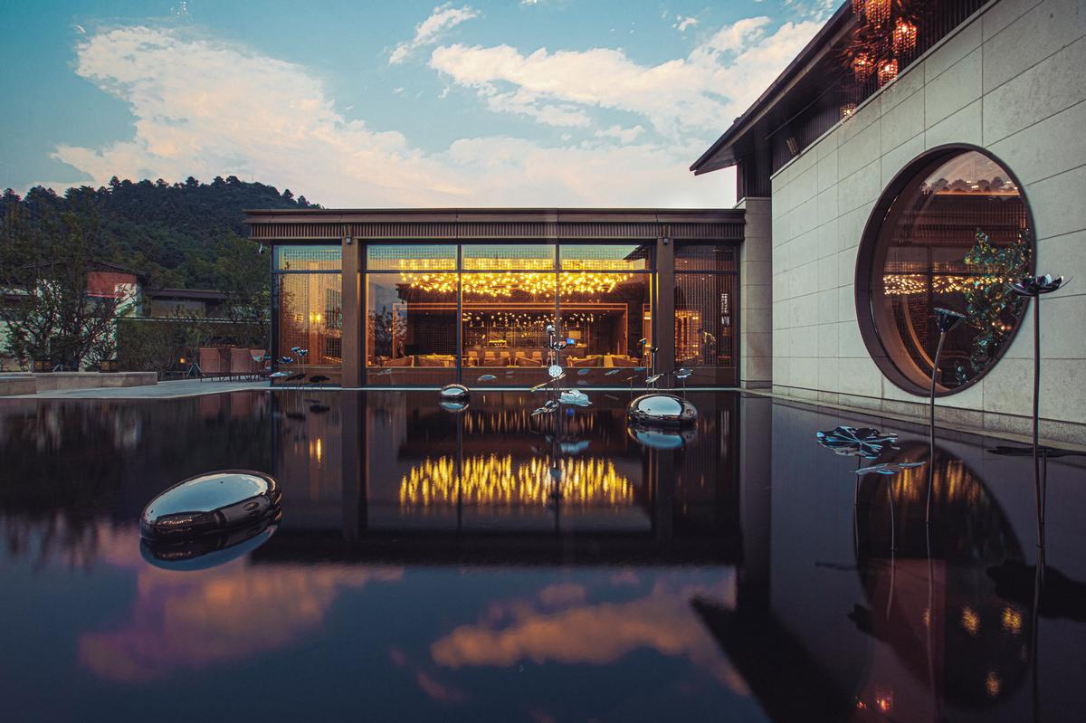 The resort offers a range of retreats that combine wellness with luxurious accommodation, fitness routines, nutritious meals and bathing / Dusit Thani Wellness Resort Suzhou The resort offers a range of retreats that combine wellness with luxurious accommodation, fitness routines, nutritious meals and bathing / Dusit Thani Wellness Resort Suzhou
