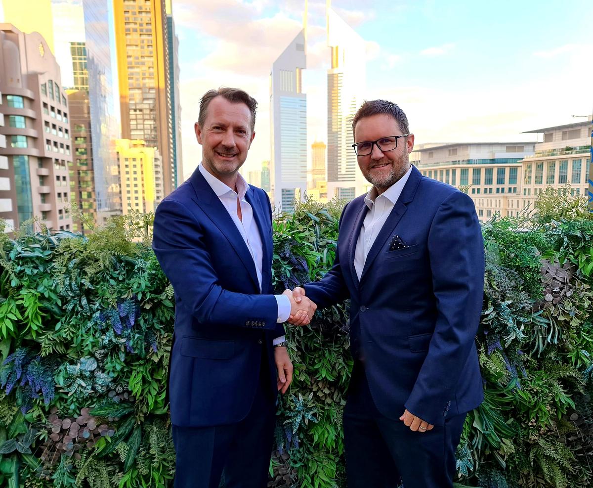 Roger Allen (L) pictured with RLA Global's new EMEA managing director, Paul Boldy (R)