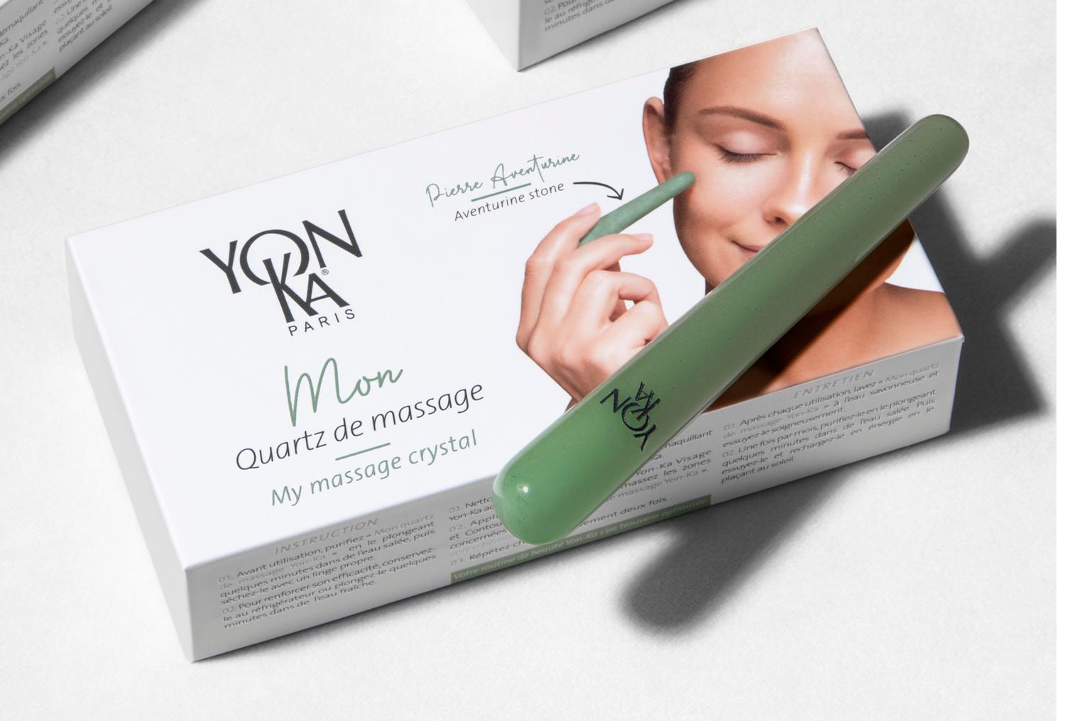 The new tool can be used to sculpt facial contours and apply serums and creams / 