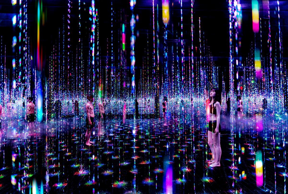 teamLab wants visitors to give in to the sauna trance and let it help them to experience artwork in a deeply immersive way / teamLab, <i>Ephemeral Solidified Light</i> © teamLab