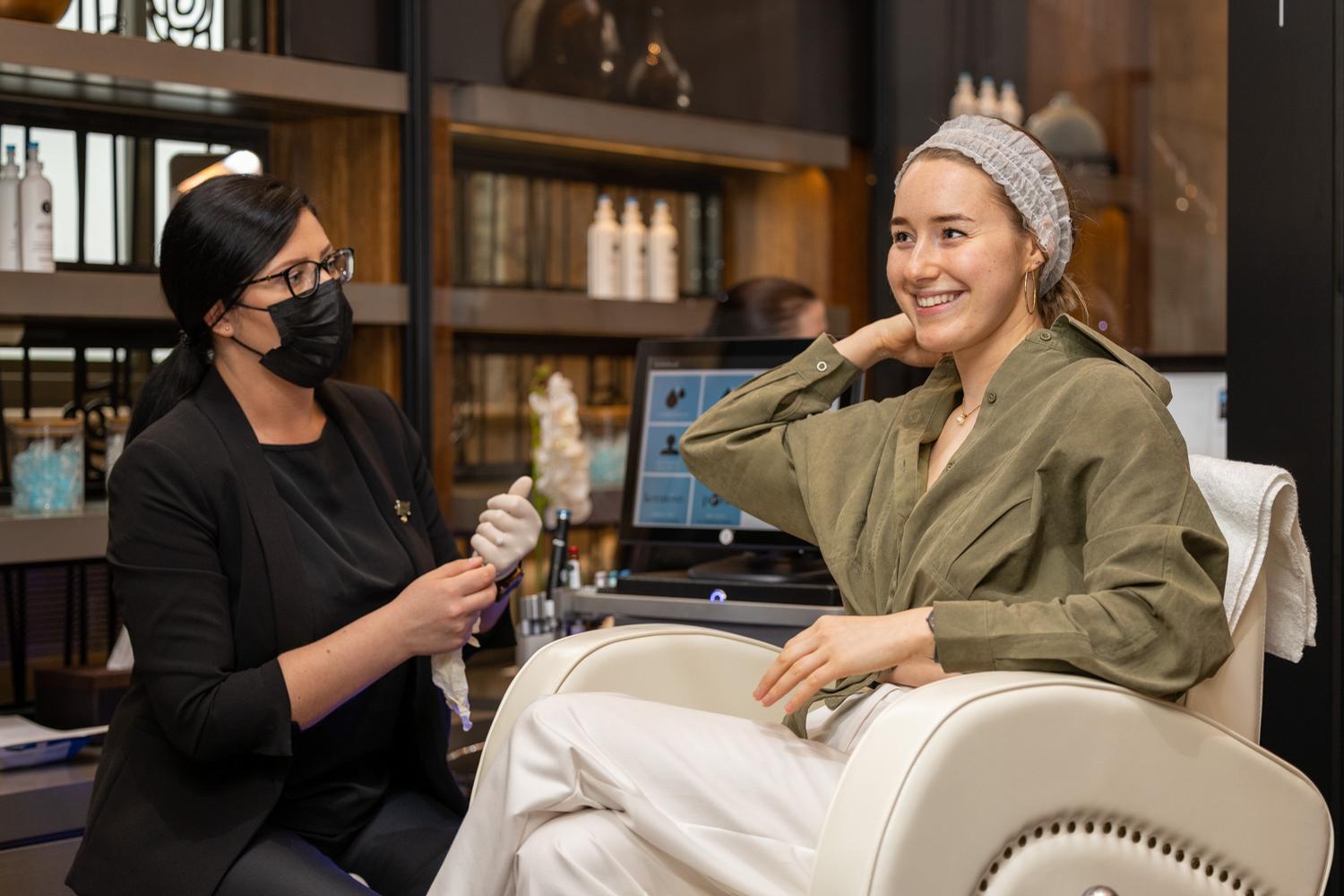 A happy guest after experiencing their first HydraFacial at Sofitel London St James
/ HydraFacial, 2021 A happy guest after experiencing their first HydraFacial at Sofitel London St James
/ HydraFacial, 2021