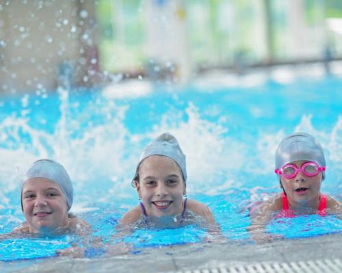 Access to school pools and sports facilities will be granted in the evenings, on weekends and during holidays / Shutterstock.com/ESB Professional