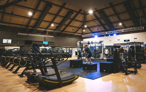 The cardio zone, with Technogym Routines and Sessions / Technogym