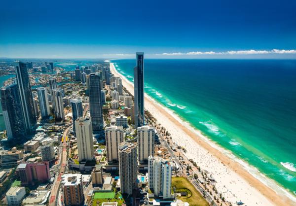 Queensland’s legislature quickly 
established a health-focused taskforce 
to work with all industries to develop 
sector-specific COVID-19-safe protocols / photo: shutterstock/Martin Valigursky