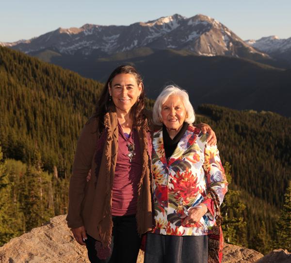 Spending time in nature: Deborah Szekely with her 
daughter, Sarah / Rancho La Puerta