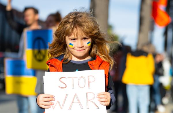 Wars and conflicts destroy wellbeing / Photo: Shutterstock/Volodymyr TVERDOKHLIB