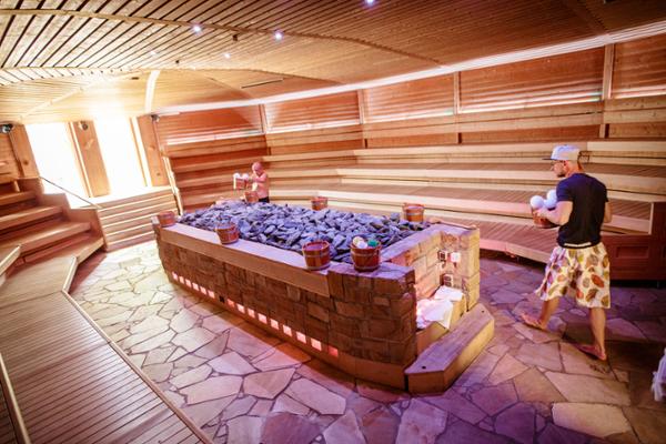 Event saunas can seat 40+ people / Photo: TechnoAlpin