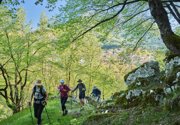 Daily hikes deep within the Apennine Mountains last four to five hours / photo: Martino Dini @ herd represented