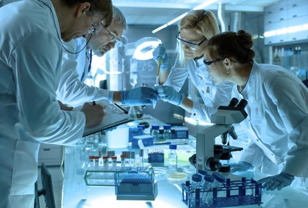 Healthy lifestyles, combined with gene editing will make 90 the new 40 / photo: shutterstock/Gorodenkoff