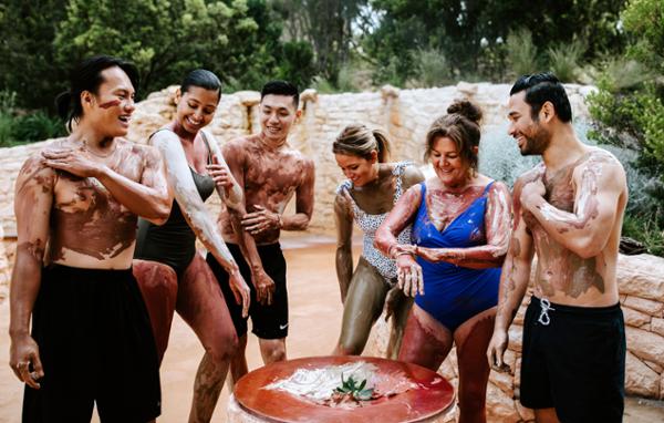 Australia is developing its own hot spring bathing traditions / Peninsula Hot Springs