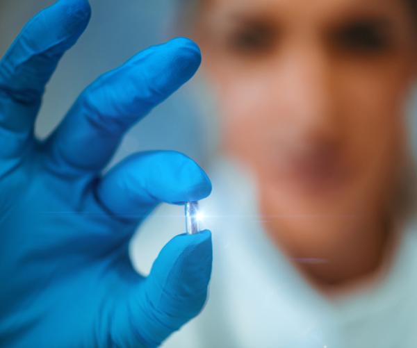 DSruptive’s implants currently only measure body temperature / © Microgen/shutterstock