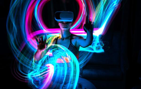 Consumers now enjoy at least one activity in the immersive world / photo: shutterstock/Iryna Imago