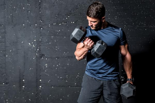 Younger men at independent gyms are most likely to accept price rises / Photo: Shutterstock/Srdjan Randjelovic