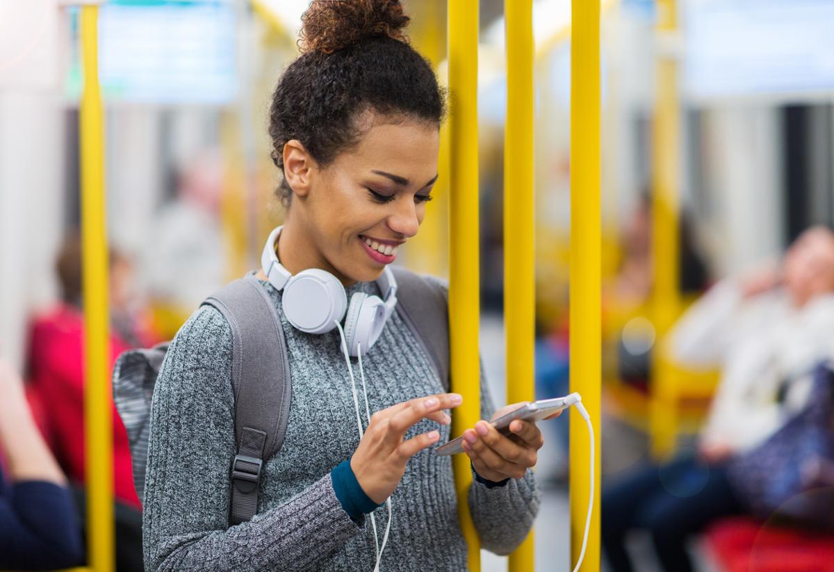 English rail commuters can sign up for a free month-long subscription to The Mindfulness App / Shutterstock/pikselstock