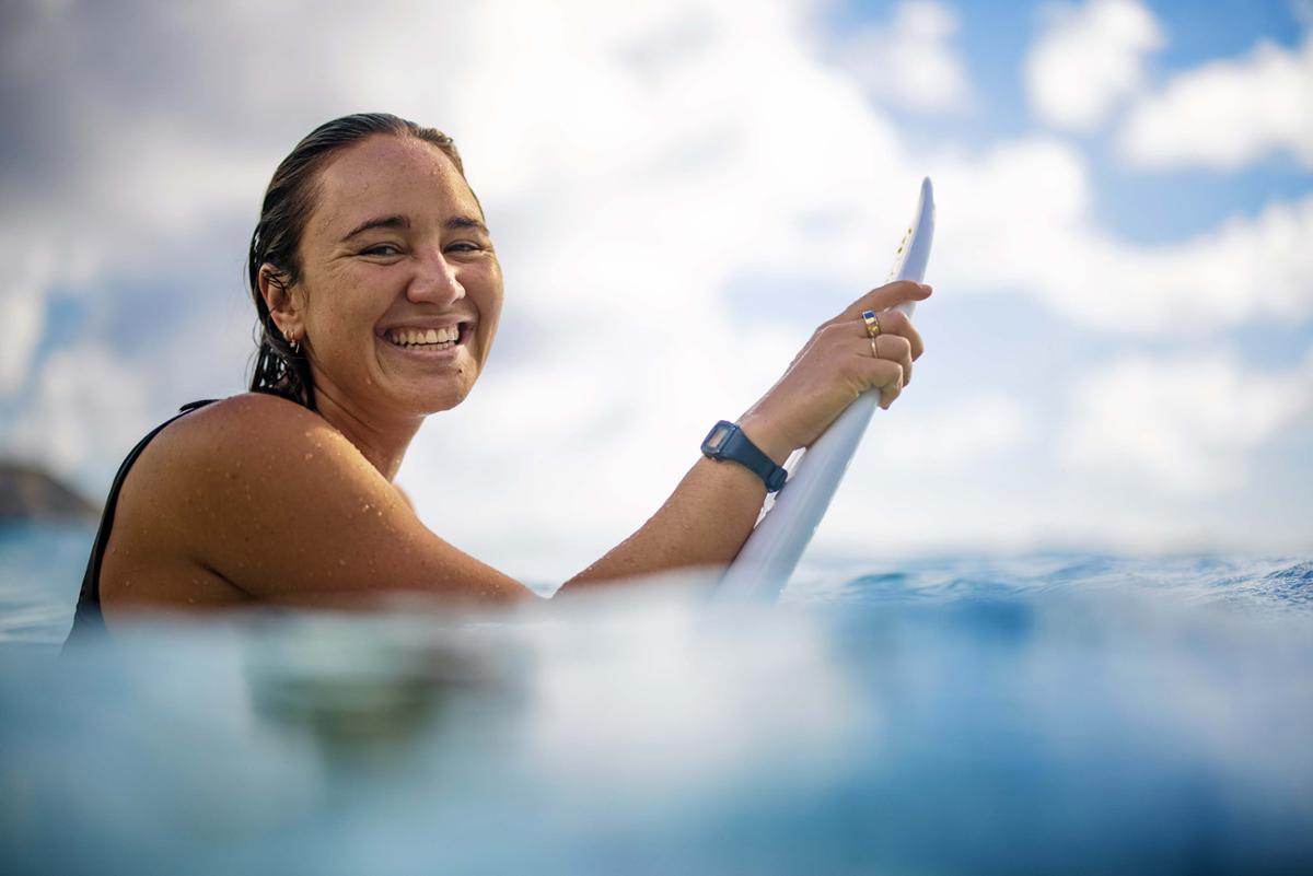 US Olympic surfer Carissa Moore wearing the Oura ring / Oura