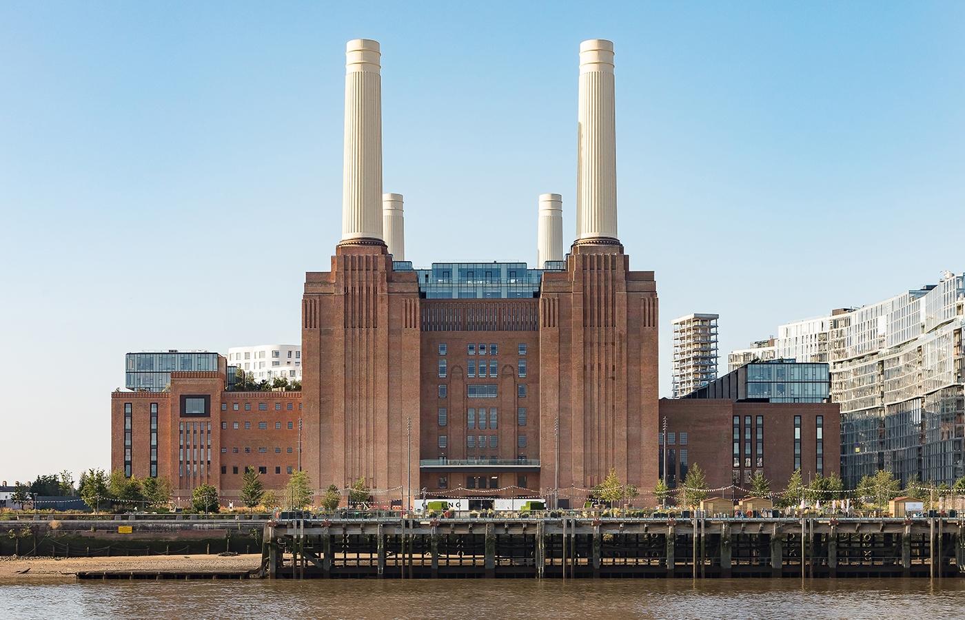 The former coal-fired power station has been transformed into an entirely new district / WilkinsonEyre