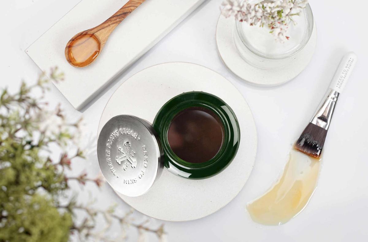 Seed to Skin's advanced natural formulations are crafted by hand / Seed to Skin Seed to Skin's advanced natural formulations are crafted by hand / Seed to Skin