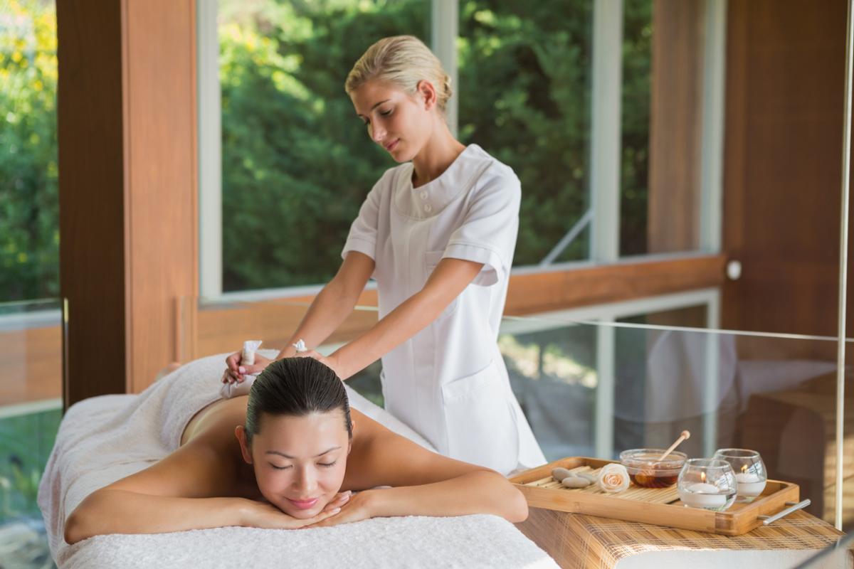 Those who successfully complete the course will join Crerar Hotels at one of its five spas as a permanent employee / Shutterstock/wavebreakmedia