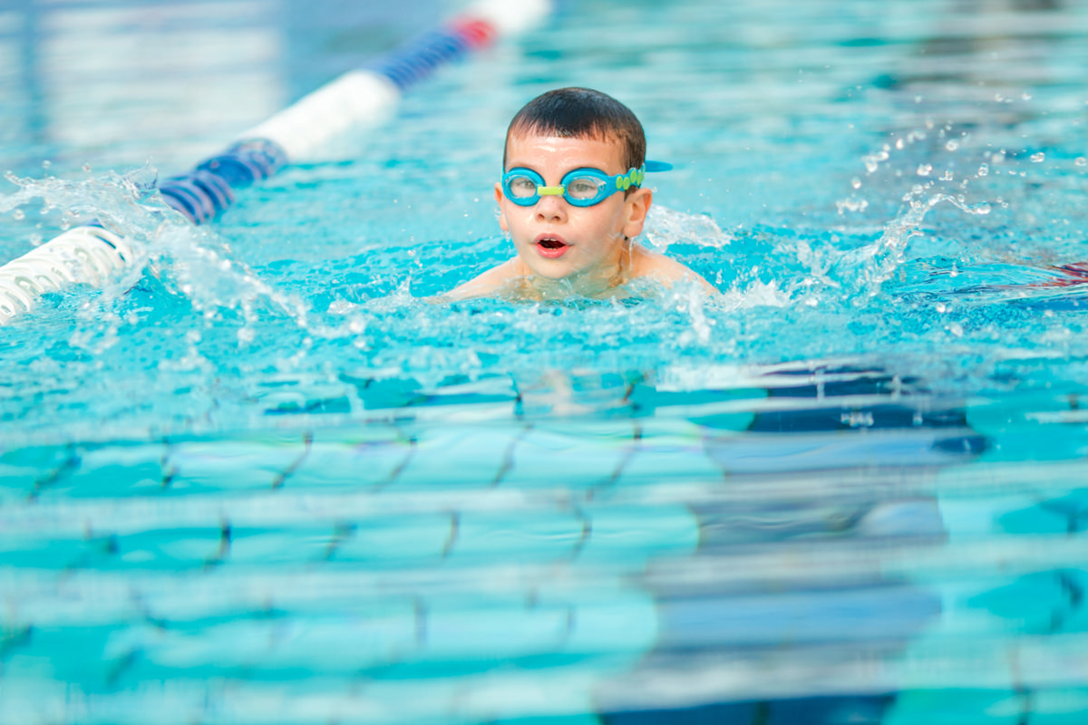 although 47 per cent of children now meet the guidelines, pool closures would jeopardise the reovery / Shutterstock/Michael Brin