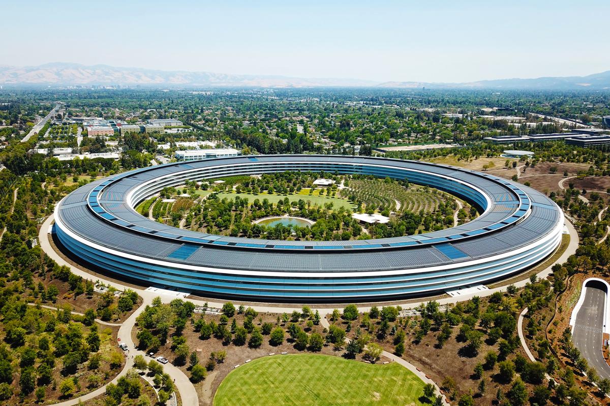 Apple’s 175-acre campus is planted with 7,000 trees / Photo: Shutterstock/Droneandy
