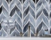 The Glass Gem range includes a range of tiles available in a wide variety of colours / Mosaïque Surface