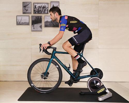 The first Giro d’Italia indoor jersey, is a collaboration between Technogym and Castelli Credit: Technogym