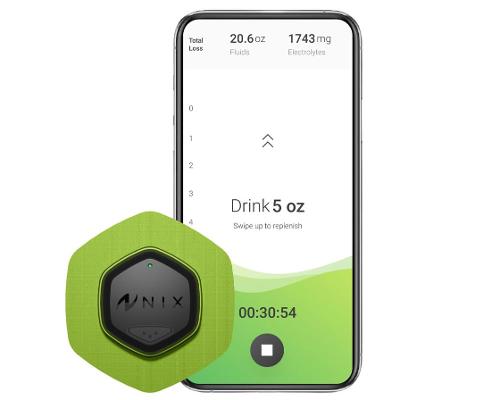 Nix's Hydration Biosensor records an athlete’s sweat data and transmits the information in realtime
