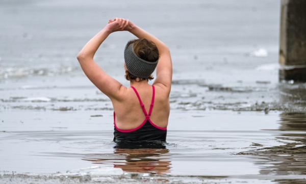 Health clubs that organise cold water swimming now have more evidence of its efficacy / Photo: Shutterstock/PhotoRK