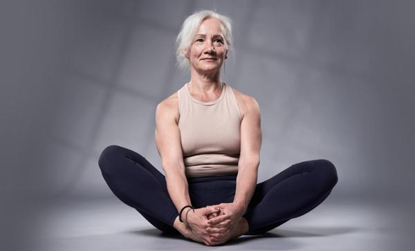 YOCAS Yoga has been found to reduce cancer relapse / photo: Shutterstock/Slatan