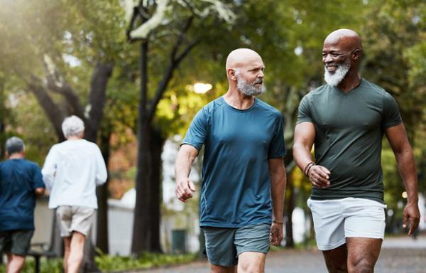 Even a short walk was found to give a significant boost to mental health / Photo: Shutterstock/ PeopleImages.com 