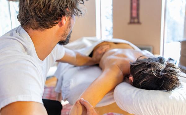 Many therapists in the US are paid by commission / shutterstock/Valmedia