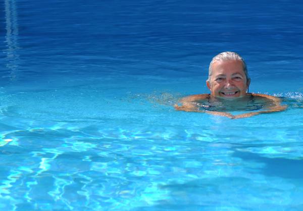 Nuffield surveyed 8,000 adults about their health habits / Photo: Shutterstock/Lucigerma 