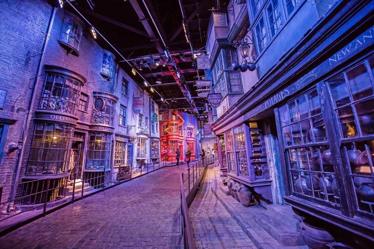 Exhibits at the attraction will include film sets, such as Diagon Alley / Shutterstock.com/COO7 Exhibits at the attraction will include film sets, such as Diagon Alley / Shutterstock.com/COO7