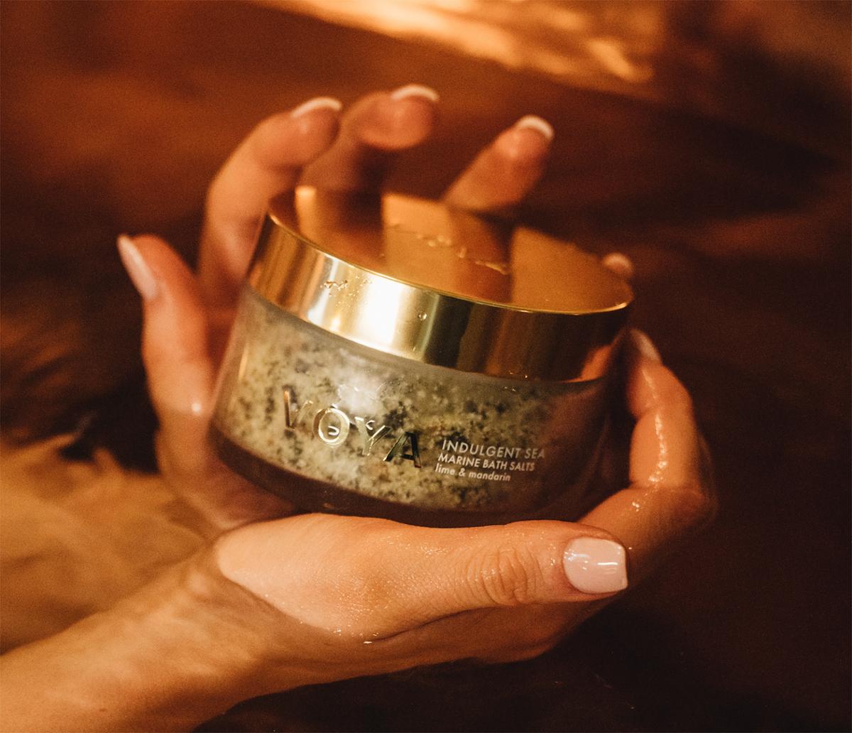 The Indulgent Sea Marine Bath Salts combine chunky bath salts with nourishing fucus serratus seaweed and detoxifying minerals / Voya