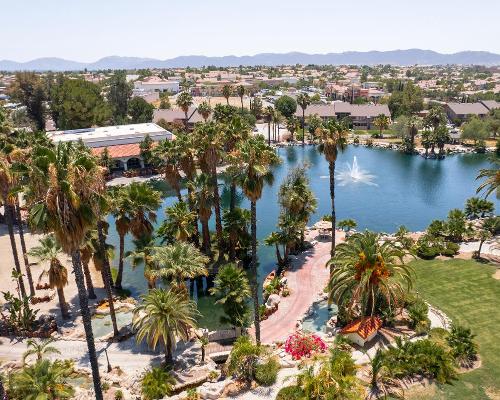 Built in 1902, the destination flows with the area’s alkaline geothermal waters / Murrieta Hot Springs Resort
