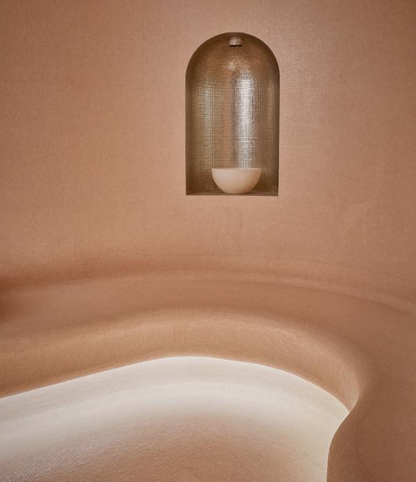 Contrast bathing for health and recovery is key / photo: SURRENNE 
