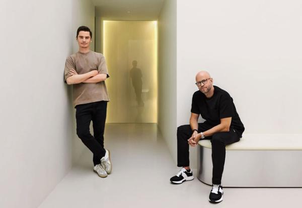 Hjalmar Nilsonne and Daniel Ek with the Neko Body Scan / Neko Health cc 2.0