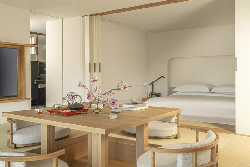  / Four Seasons Hotels & Resorts