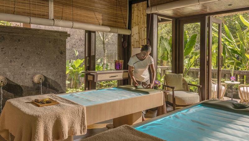  / Four Seasons Hotels & Resorts